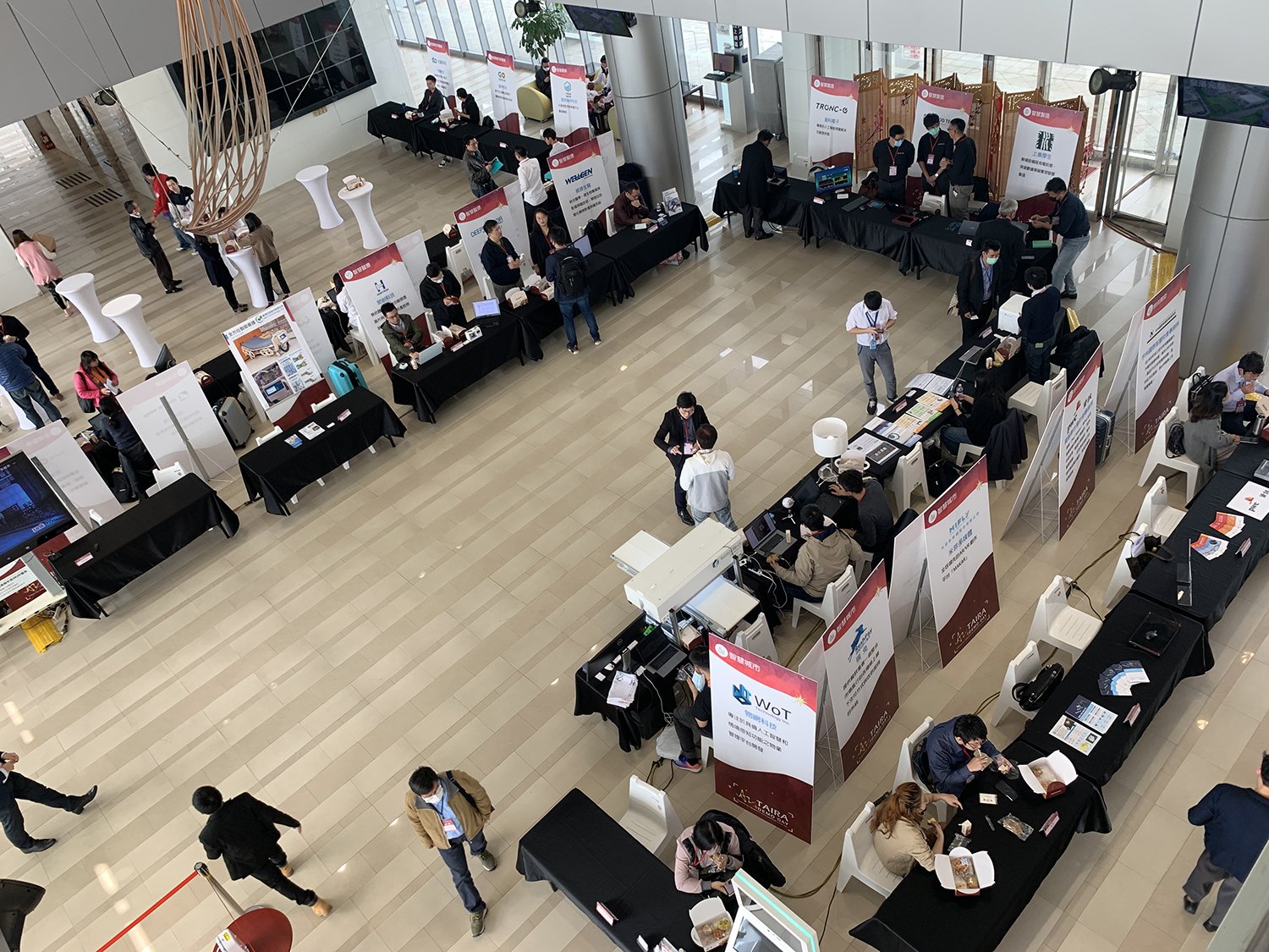 2020 TAIRA Demo Day 現場多家新創共同展示其產品